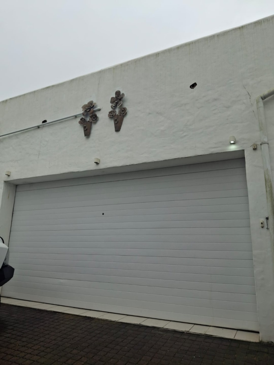2 Bedroom Property for Sale in King George Park Western Cape